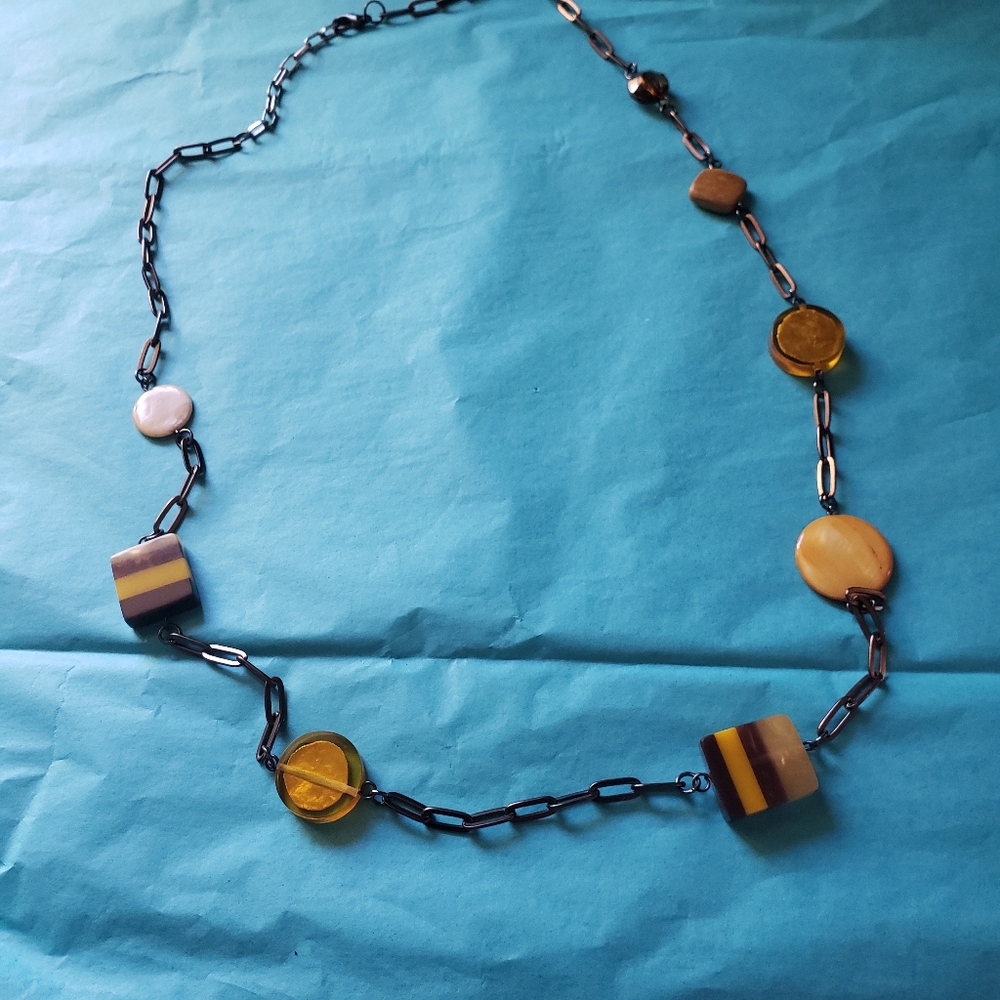 LONG BEADED NECKLACE